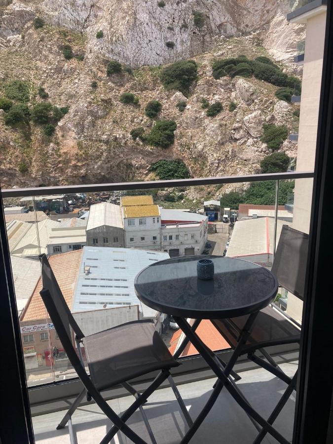 Cp Luxury Studio Gibraltar Bagian luar foto